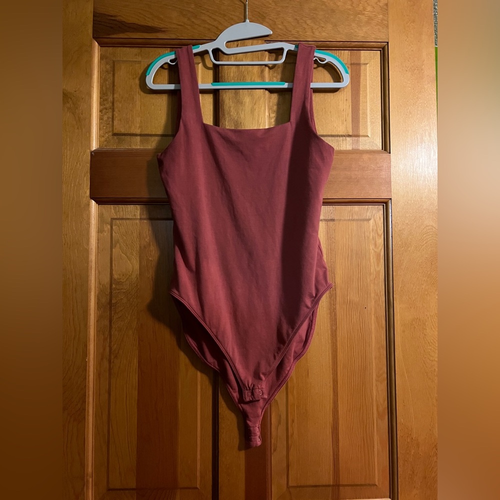 NWOT Old Navy Fitted Sleeveless Square-Neck Bodysuit for Women